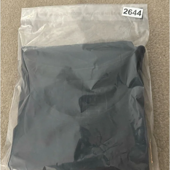 On Cloud T-Shirt Short Sleeve Women's Small Grey Athletic Outdoor Gym Stretch - Picture 6 of 6